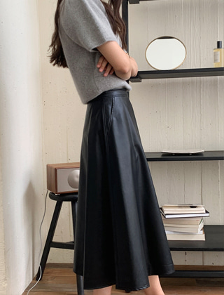 ﻿Flare leather skirt